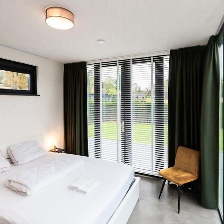 Wellness Bungalow With Sauna Ермело Екстериор снимка